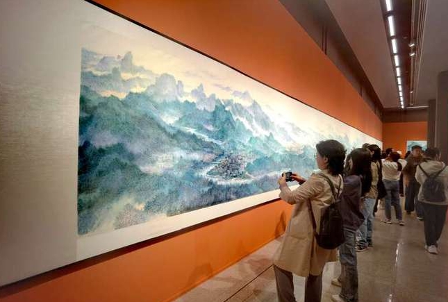 “绿水青山就是金山银山”大美潇湘系列山水画展在中国美术馆开幕