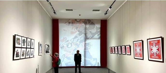 “首届重庆都市艺术节工艺美术及非遗捐赠作品展”盛大开幕